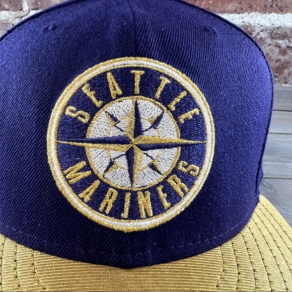 New Era 59Fifty Men’s Seattle Mariners Hat Purple/Gold Fitted - Picture 2 of 9